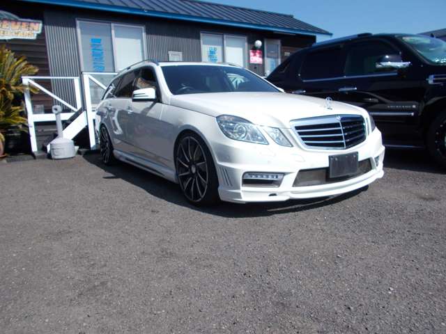 2010 Mercedes-Benz E-Class Wagon – thumbnail 2