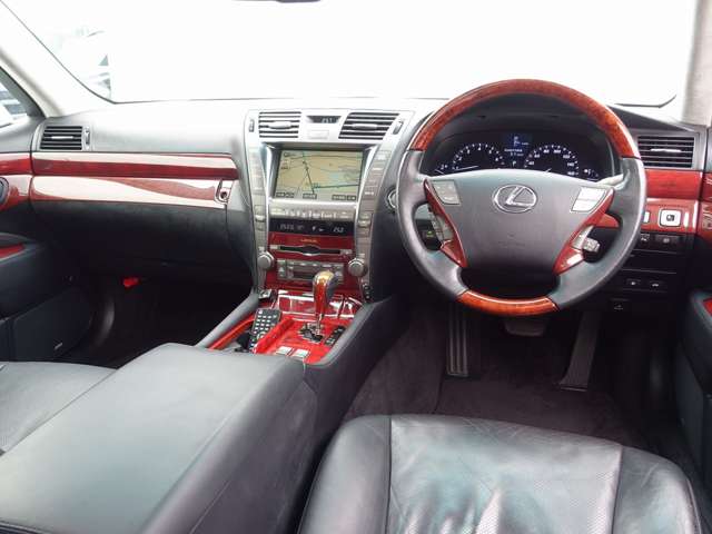 2006 Lexus LS – thumbnail 3