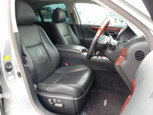 2006 Lexus LS – thumbnail 4