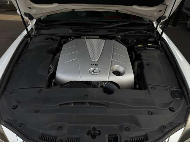 2010 Lexus IS Convertible – thumbnail 2