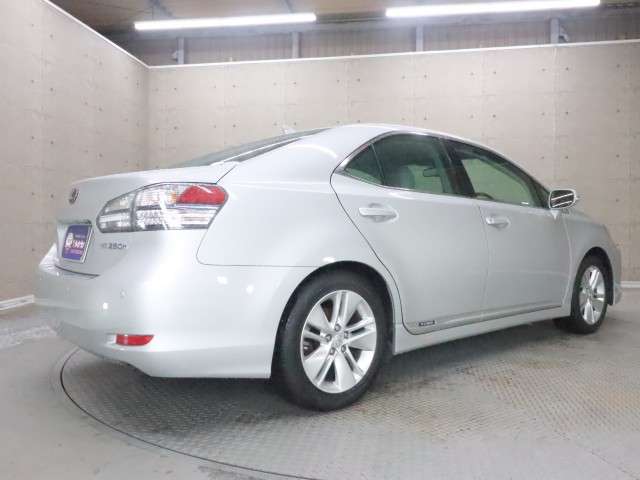 2010 Lexus HS – thumbnail 3