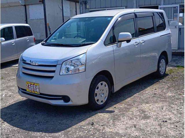 2010 Toyota Noah – thumbnail 3