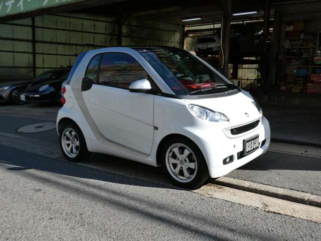 2011 smart Fortwo Smart – thumbnail 2