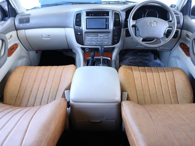 2006 Toyota Land Cruiser 100 – thumbnail 3