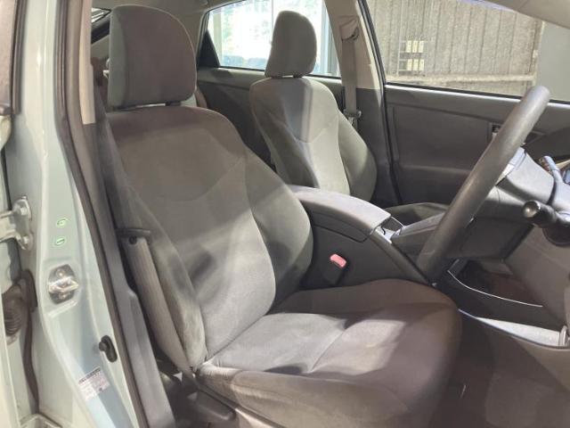 2011 Toyota Prius – thumbnail 2