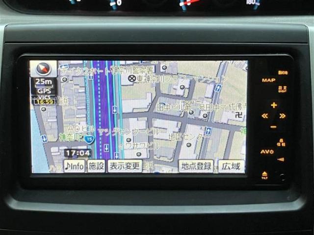 2011 Toyota Noah – thumbnail 4