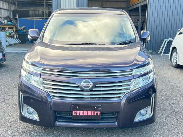 2010 Nissan Elgrand – thumbnail 4