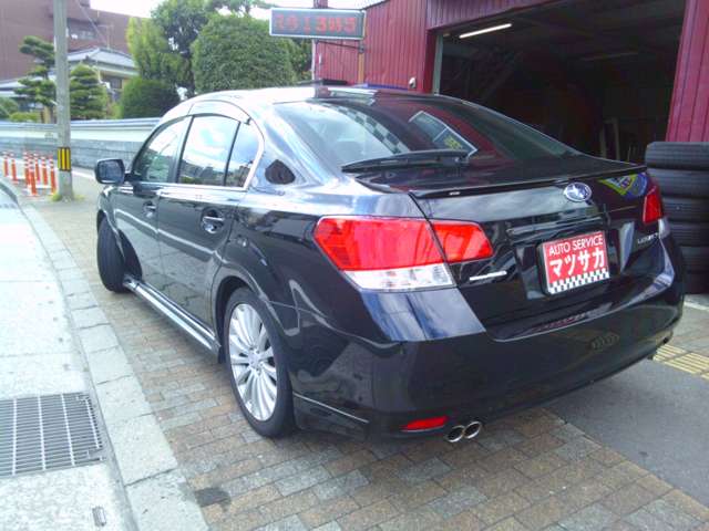 2011 Subaru Legacy B4 – thumbnail 2