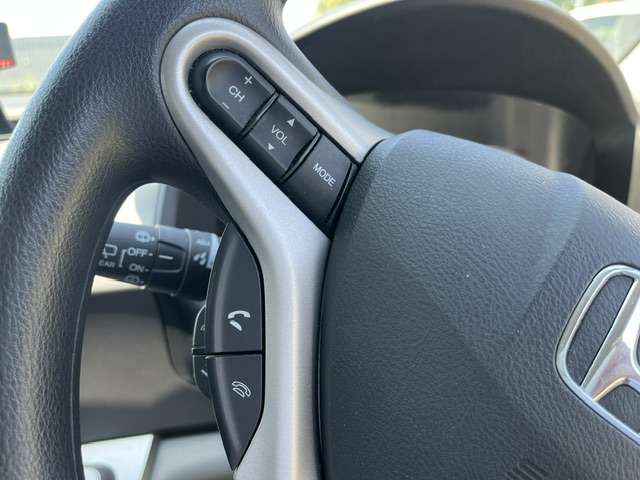 2009 Honda Stream – thumbnail 2