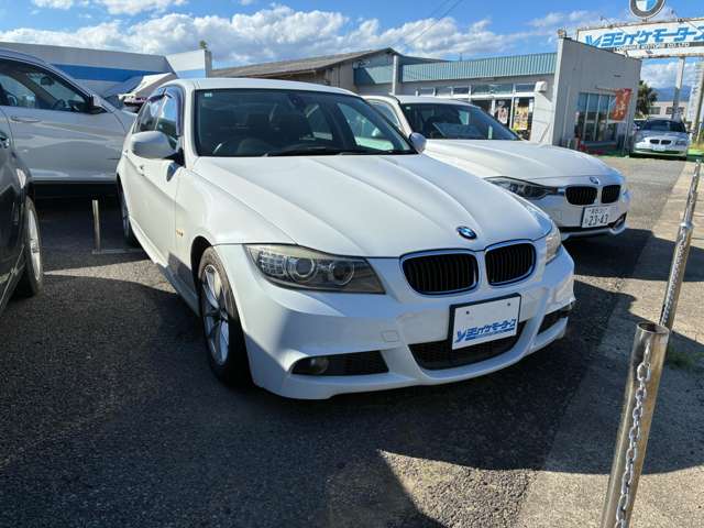 2011 BMW 3 Series – thumbnail 3