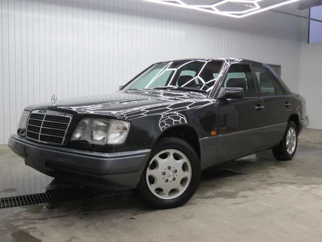 1994 Mercedes-Benz E-Class – thumbnail 3