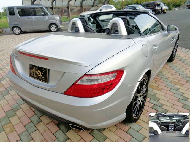 2011 Mercedes-Benz SLK-Class – thumbnail 2