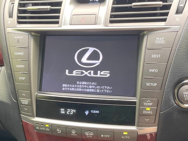 2010 Lexus LS – thumbnail 3