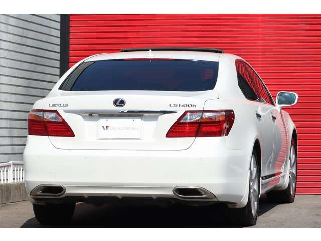 2010 Lexus LS Hybrid – thumbnail 3