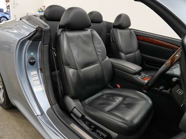 2006 Lexus SC – thumbnail 4