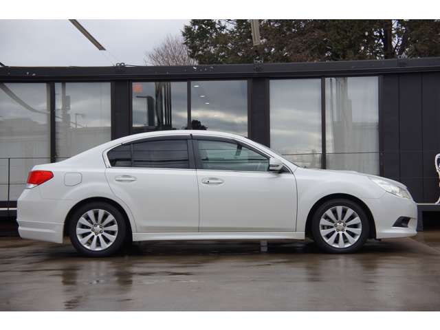 2010 Subaru Legacy B4 – thumbnail 4