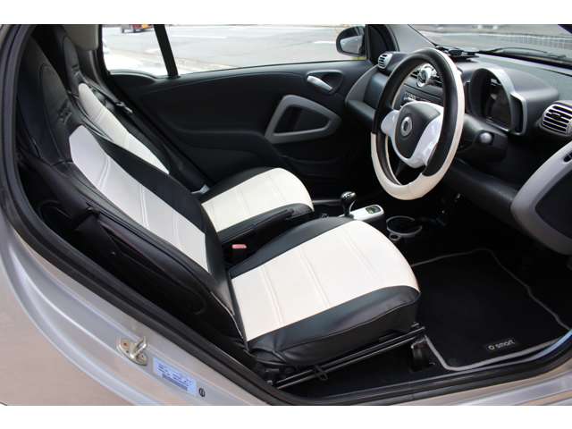 2010 smart Fortwo Smart – thumbnail 2