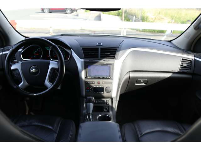 2009 Chevrolet Traverse – thumbnail 2