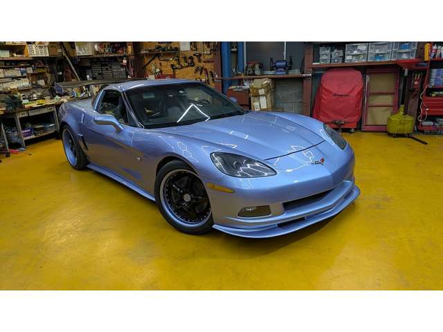 2005 Chevrolet Corvette – thumbnail 2