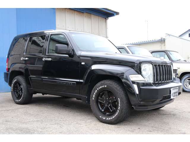 2010 Jeep Cherokee – thumbnail 3