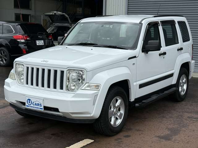 2011 Jeep Cherokee – thumbnail 4