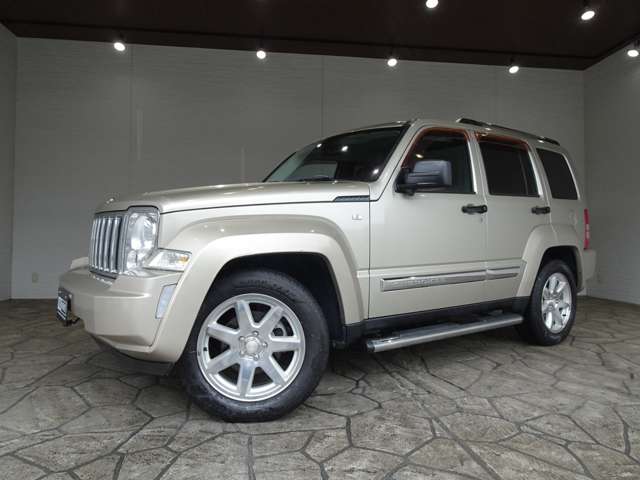 2011 Jeep Cherokee – thumbnail 2