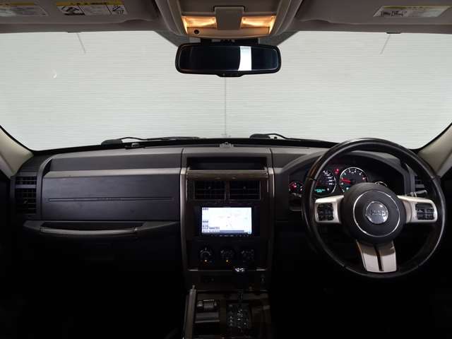 2011 Jeep Cherokee – thumbnail 3