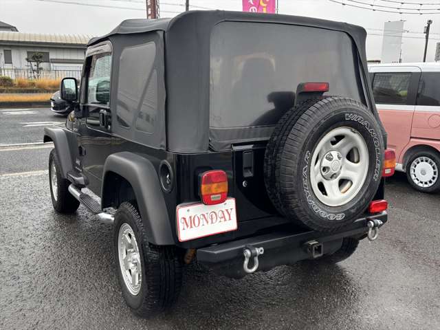 2004 Jeep Wrangler – thumbnail 4