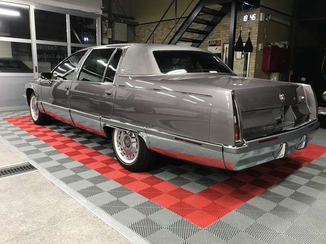 1993 Cadillac Fleetwood – thumbnail 3