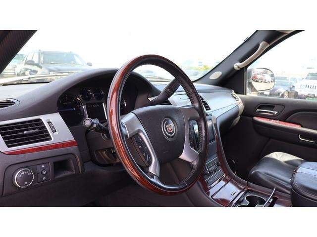 2007 Cadillac Escalade – thumbnail 2