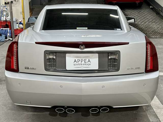 2005 Cadillac XLR – thumbnail 4