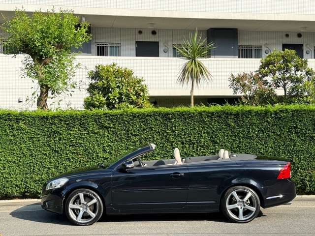 2011 Volvo C70 Cabriolet – thumbnail 3