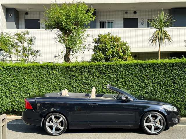 2011 Volvo C70 Cabriolet – thumbnail 4