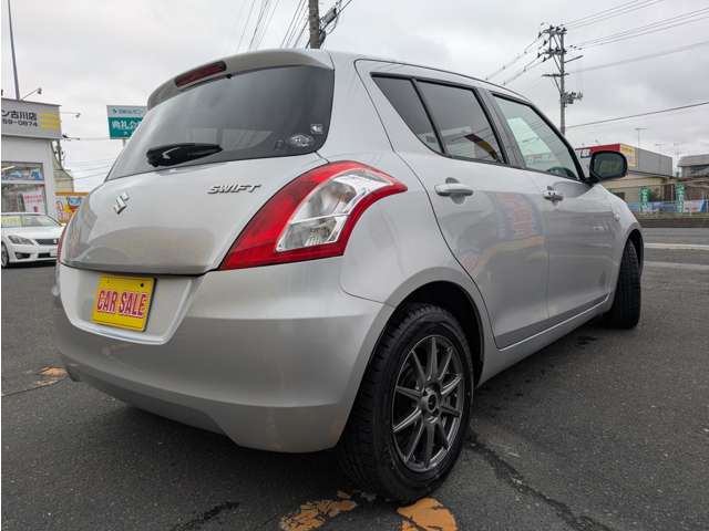 2011 Suzuki Swift – thumbnail 4