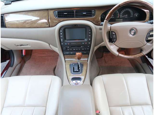 2004 Jaguar S-Type – thumbnail 3