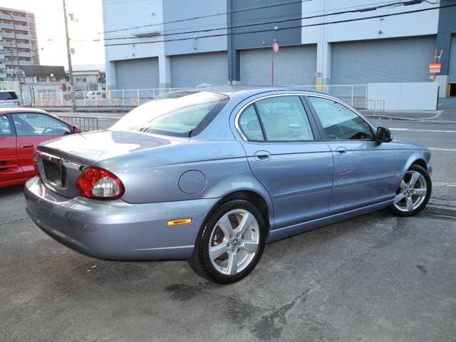 2009 Jaguar X-Type – thumbnail 4