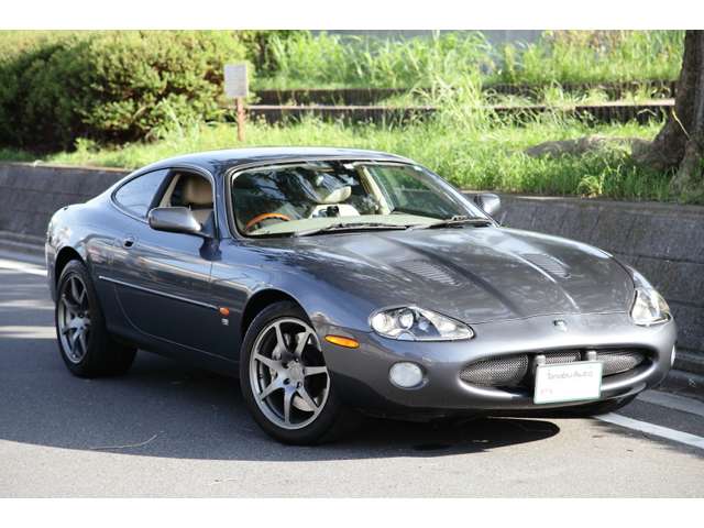 2003 Jaguar XK Series Coupe – thumbnail 2