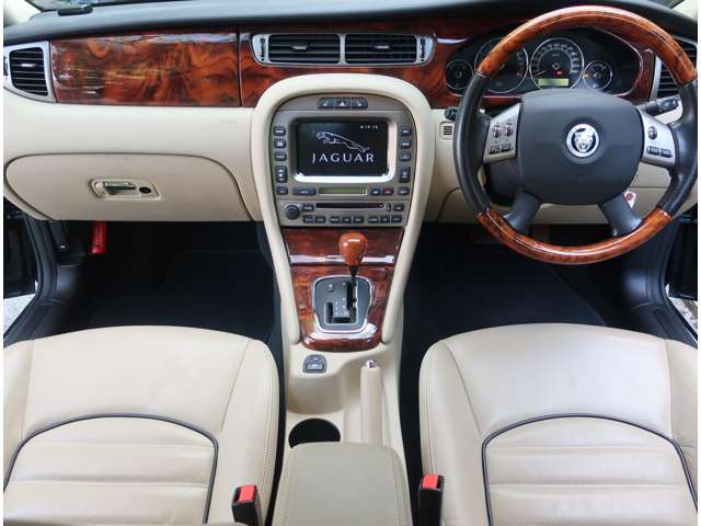 2009 Jaguar X-Type – thumbnail 3