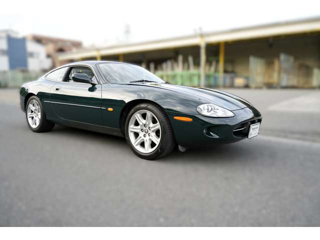 1996 Jaguar XK Series Coupe – thumbnail 2