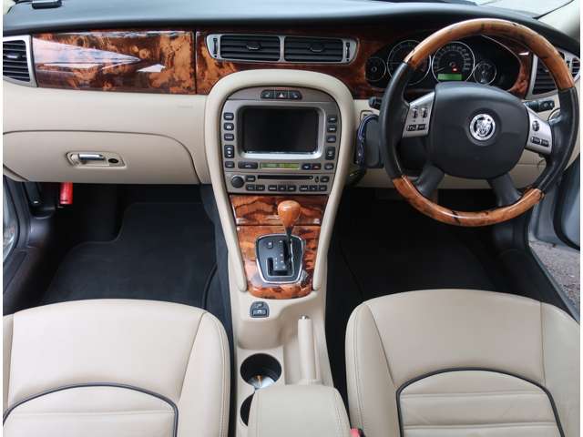2008 Jaguar X-Type – thumbnail 3