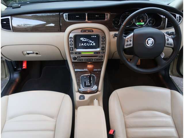 2008 Jaguar X-Type – thumbnail 3