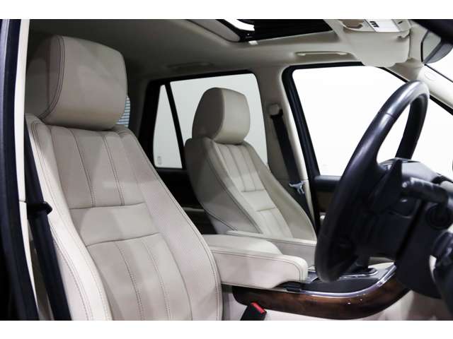 2010 Land Rover Range Rover Sport – thumbnail 4