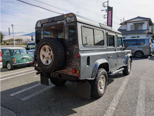 2004 Land Rover Defender – thumbnail 4