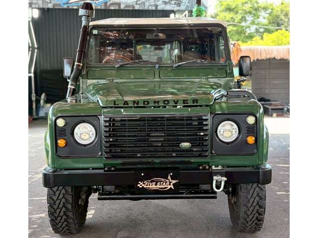 2002 Land Rover Defender – thumbnail 4