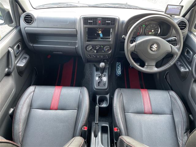 2009 Suzuki Jimny – thumbnail 4