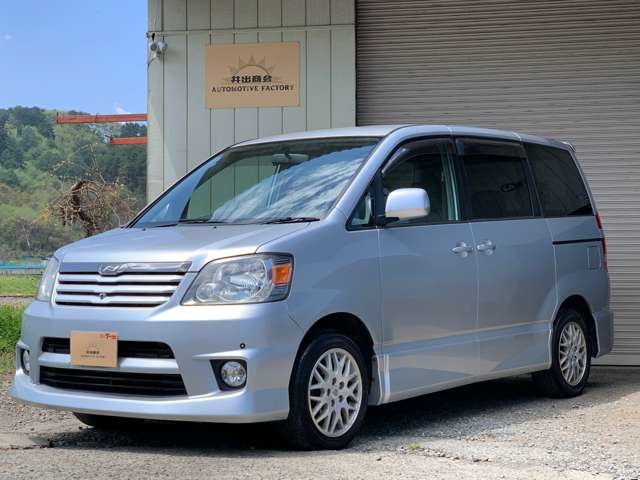 2004 Toyota Noah