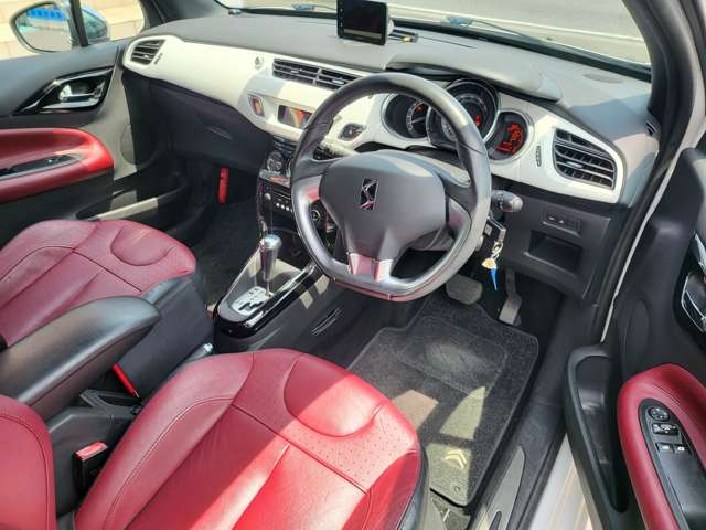 2011 Citroën DS3 – thumbnail 3