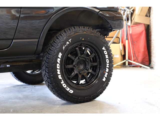2010 Suzuki Jimny – thumbnail 3