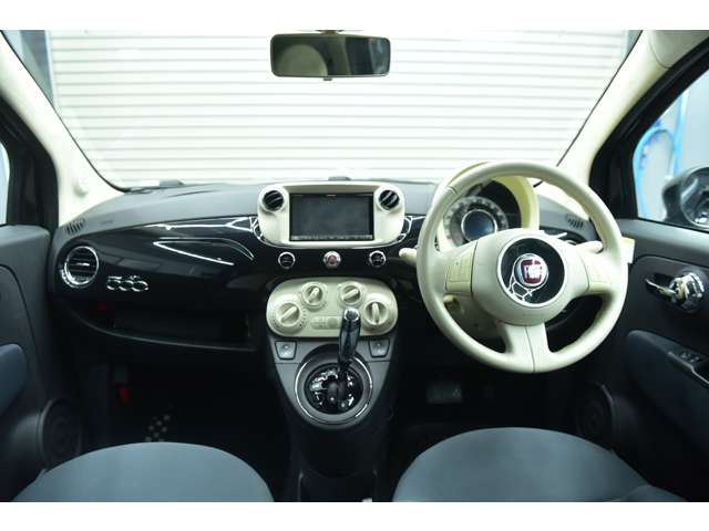 2011 Fiat 500 – thumbnail 2