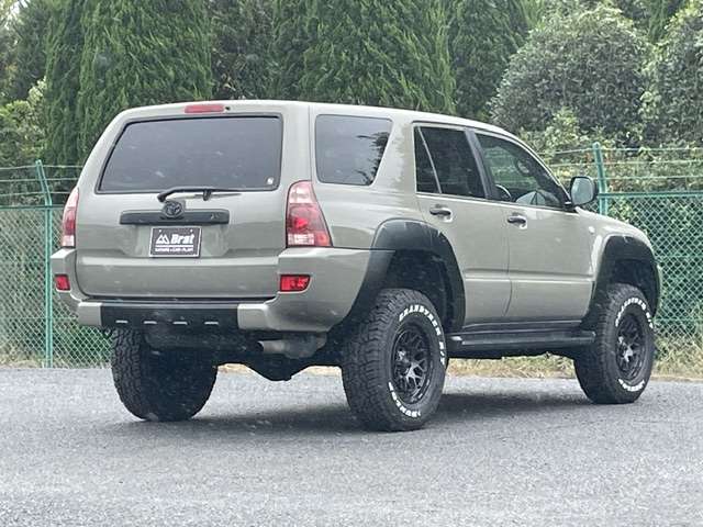 2005 Toyota Hilux Surf – thumbnail 4